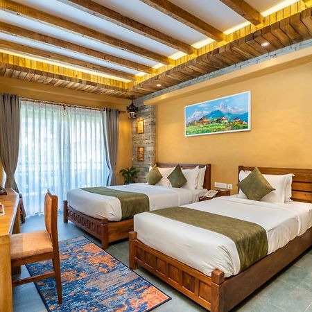 Bar Peepal Resort Pokhara Exterior foto Deluxe Room